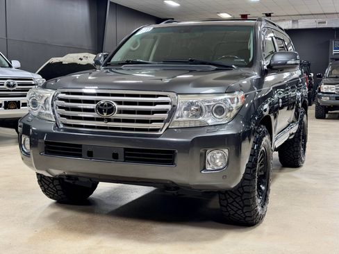 Used 2013 Toyota Land Cruiser AWD/4WD image 3