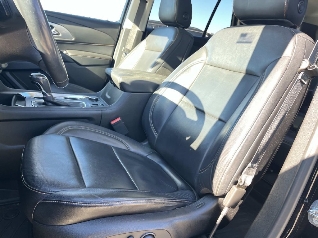 Used 2018 Chevrolet Traverse LT w/ LPO, 'HIT The Road' Package FWD image 37