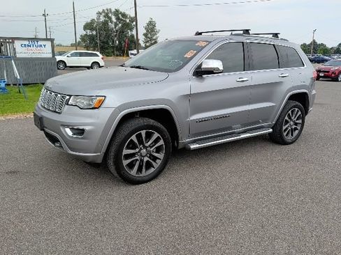 Used 2017 Jeep Grand Cherokee Overland w/ Jeep Active Safety Group AWD/4WD image 1