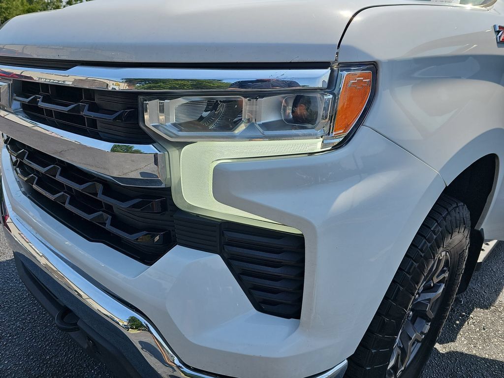 Used 2022 Chevrolet Silverado 1500 LT AWD/4WD image 37