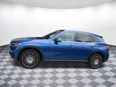 Used 2026 Mercedes-Benz GLC 300 image 2