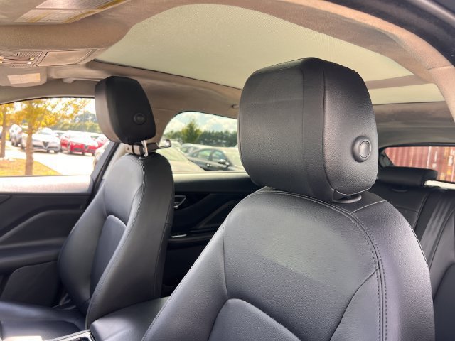 Used 2020 Jaguar F-PACE Premium AWD/4WD image 15