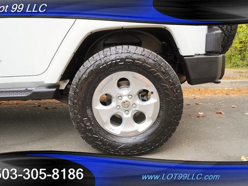 Used 2014 Jeep Wrangler Unlimited Sahara w/ Connectivity Group image 3