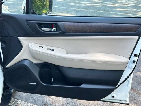 Used 2016 Subaru Outback 2.5i Limited AWD/4WD image 32
