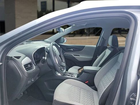 Used 2023 Chevrolet Equinox LT image 29