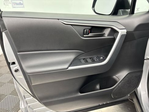 Used 2025 Toyota RAV4 LE AWD/4WD image 26