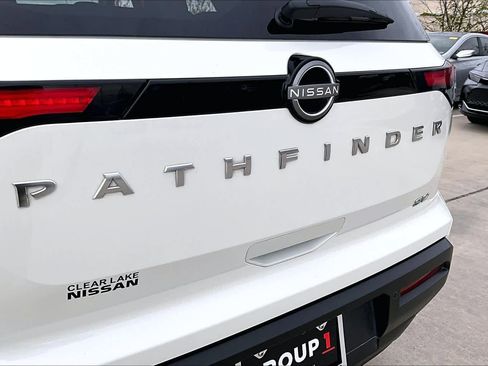 Used 2024 Nissan Pathfinder SV w/ Lighting Package (N92) image 29