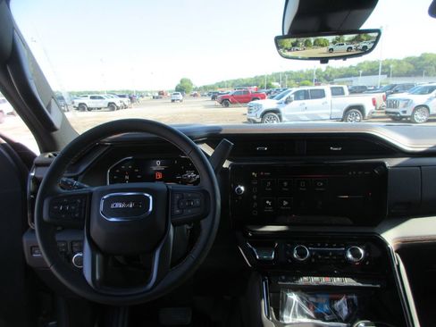 New 2026 GMC Sierra 2500 AT4 w/ AT4 Premium Plus Package AWD/4WD image 18