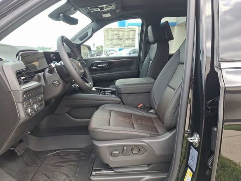 New 2026 Chevrolet Suburban High Country AWD/4WD image 6