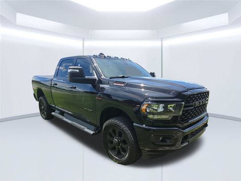 Used 2023 RAM 2500 Big Horn w/ Night Edition AWD/4WD image 4