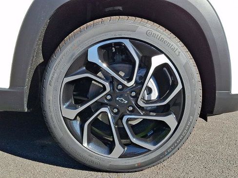 New 2026 Chevrolet Trax RS w/ Driver Confidence Package FWD image 5