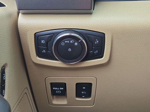 Used 2019 Ford F150 XLT w/ Equipment Group 302A Luxury AWD/4WD image 23