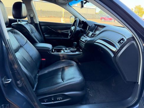 Used 2011 INFINITI M37 w/ Premium Pkg image 19