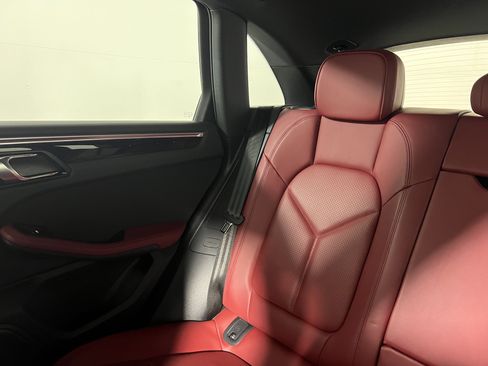 Certified 2024 Porsche Macan Turbo AWD/4WD image 15
