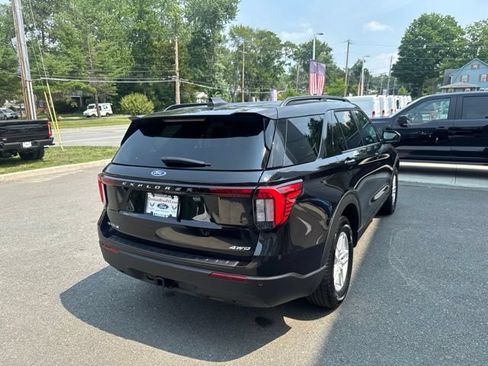 Used 2026 Ford Explorer Active AWD/4WD image 7