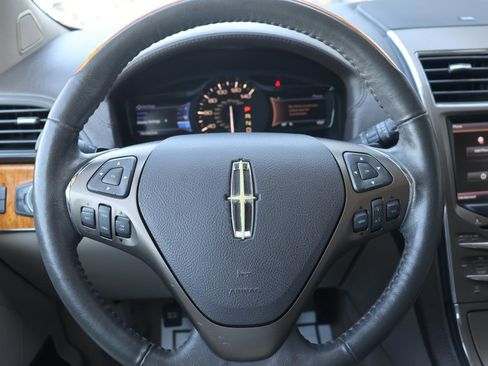 Used 2015 Lincoln MKX FWD w/ Equipment Group 102A image 30