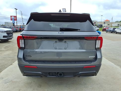 Used 2025 Ford Explorer ST-Line AWD/4WD image 4