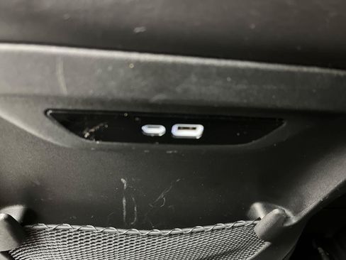 Used 2025 Chrysler Pacifica Select FWD image 11