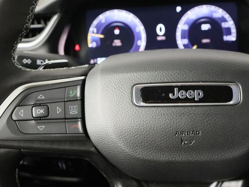 New 2025 Jeep Grand Cherokee Laredo image 8