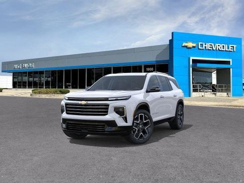 New 2026 Chevrolet Traverse High Country w/ LPO, Floor Liner Package AWD/4WD image 8
