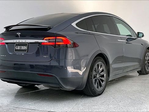 Used 2018 Tesla Model X 75D image 2