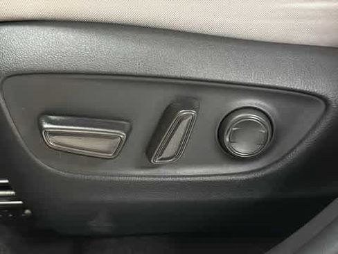 Used 2025 Toyota RAV4 XLE w/ Convenience Package AWD/4WD image 15