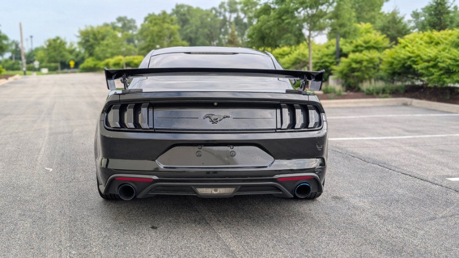 Used 2018 Ford Mustang Coupe RWD image 5