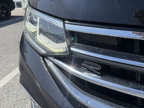 Used 2024 Volkswagen Tiguan SEL R-Line image 38