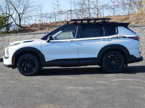 New 2026 Mitsubishi Outlander Trail Edition AWD/4WD image 3