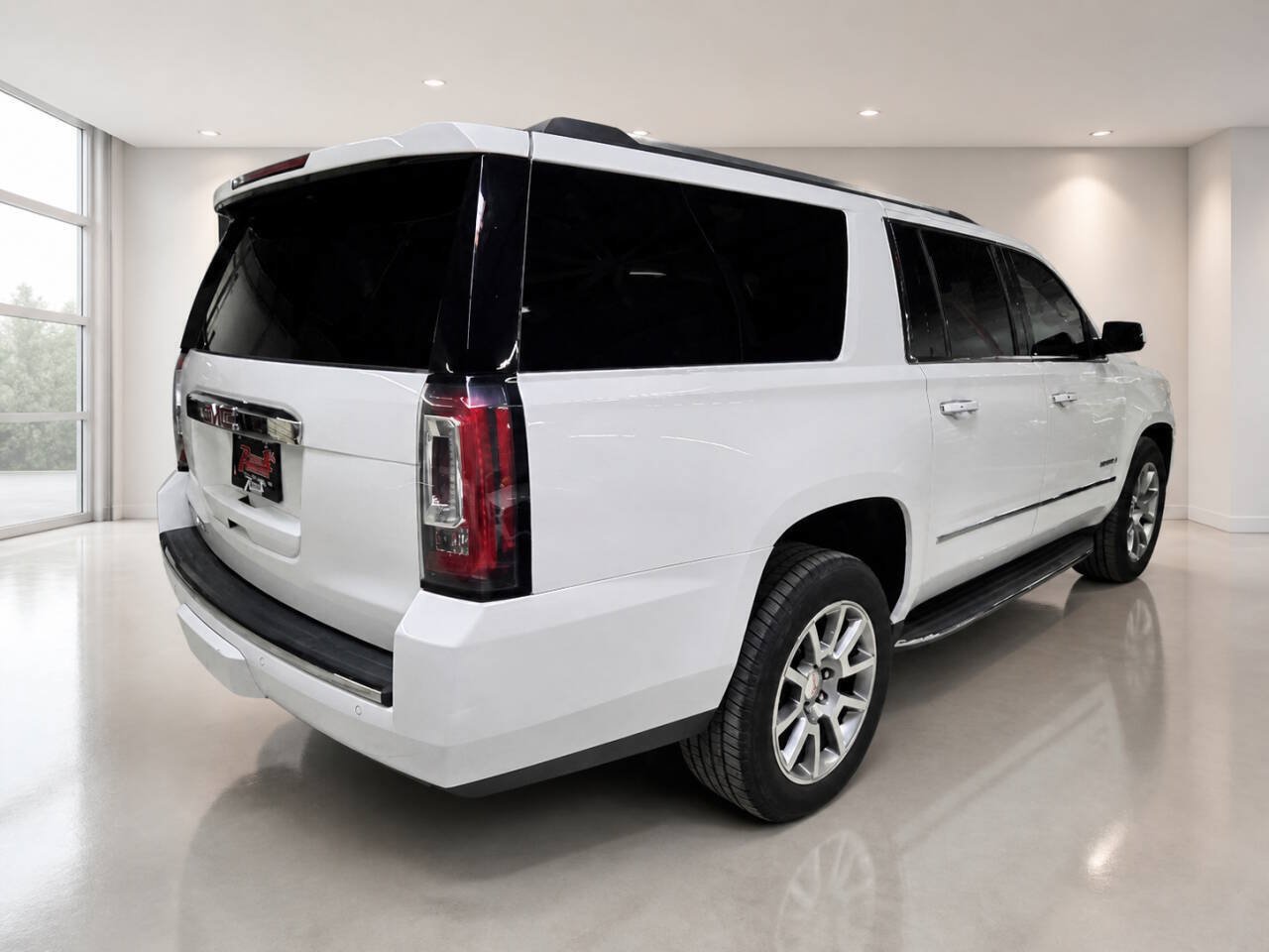 Used 2020 GMC Yukon XL Denali RWD image 5