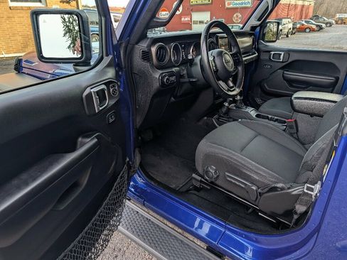 Used 2018 Jeep Wrangler Sport image 21