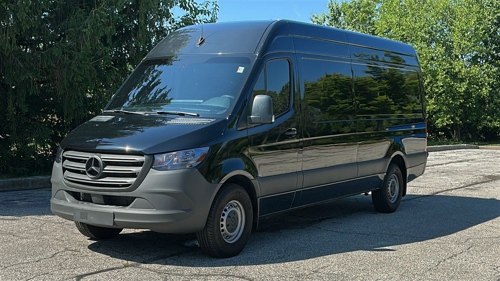 Used 2023 Mercedes-Benz Sprinter 2500 image 2