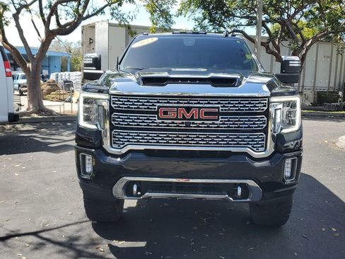 Certified 2023 GMC Sierra 2500 Denali w/ Denali Black Diamond Edition image 8