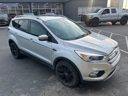 Used 2018 Ford Escape Titanium AWD/4WD image 4