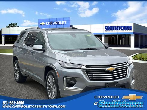 Used 2023 Chevrolet Traverse Premier AWD/4WD image 2