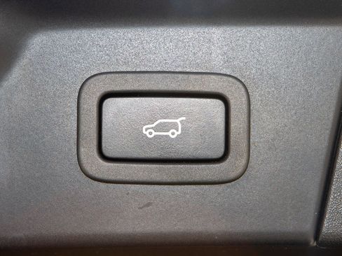 Used 2021 Land Rover Range Rover Velar S image 6