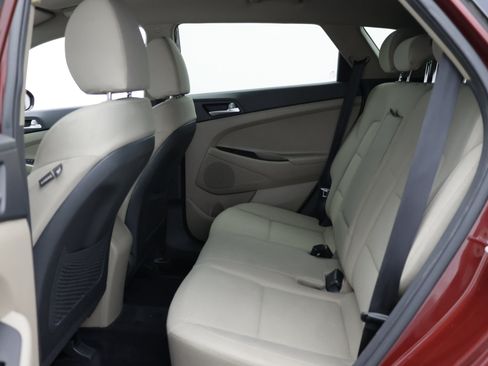 Used 2019 Hyundai Tucson Value FWD image 31