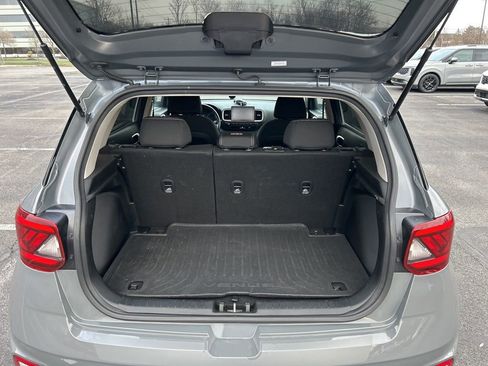 Used 2021 Hyundai Venue SEL w/ Cargo Package image 9
