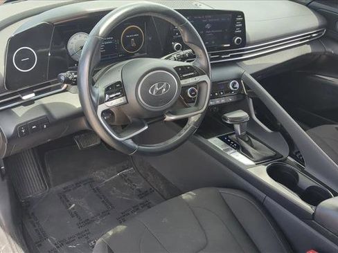 Used 2021 Hyundai Elantra SEL w/ Convenience Package FWD image 10