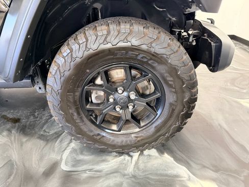 Used 2024 Jeep Wrangler Sport AWD/4WD image 24