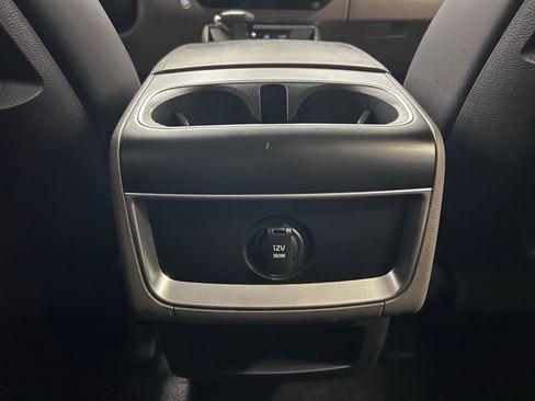 Used 2025 Kia Carnival FWD image 20