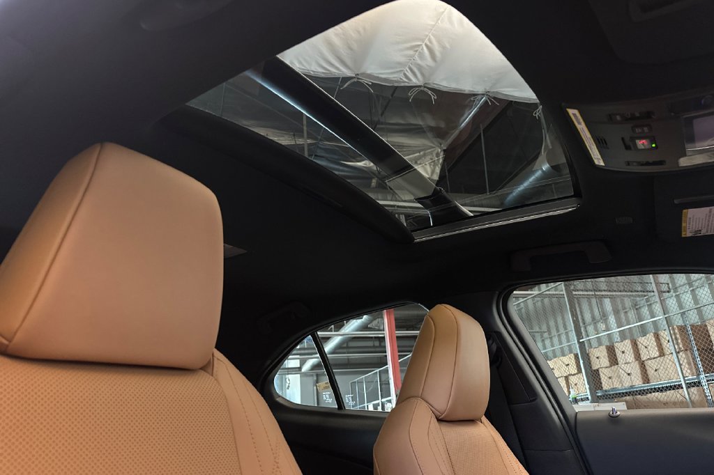 Used 2025 Lexus UX 300h FWD w/ Accessory Package (Z2) image 17