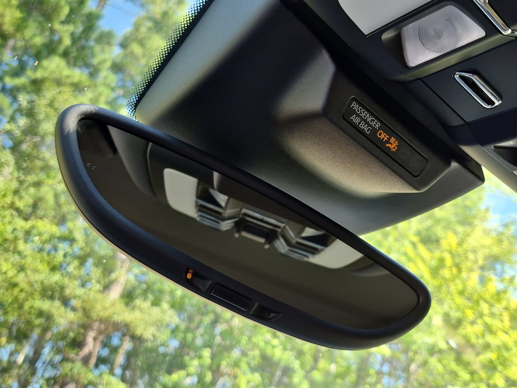 Certified 2018 Porsche Macan AWD/4WD image 17