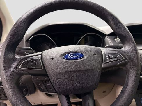 Used 2018 Ford Focus SE FWD image 13