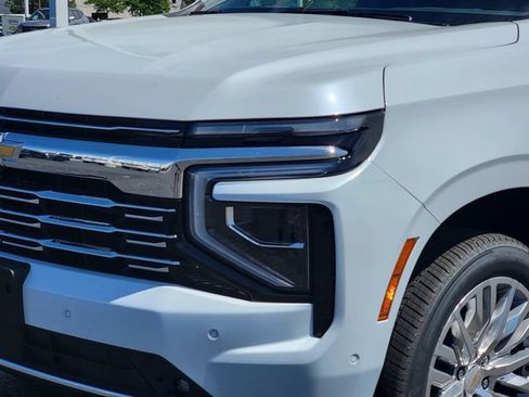 New 2026 Chevrolet Suburban Premier w/ Sun And Tow Package AWD/4WD image 9