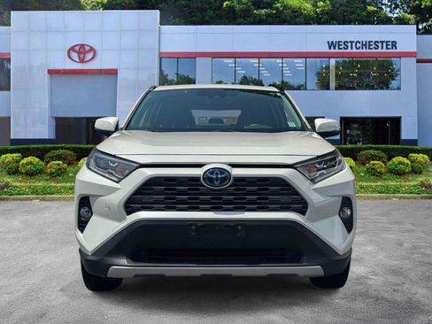 Used 2019 Toyota RAV4 Limited AWD/4WD image 2