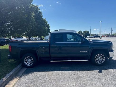 Used 2019 GMC Sierra 1500 SLE w/ SLE Value Package AWD/4WD image 10
