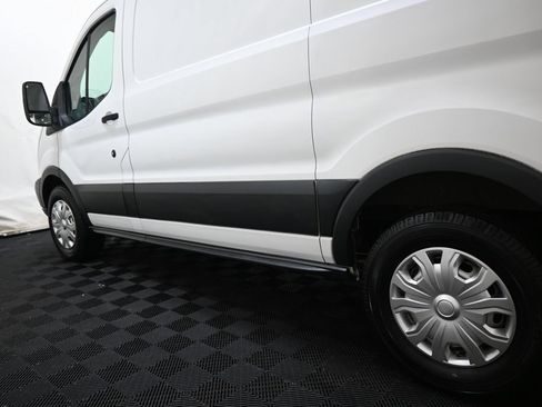 Used 2015 Ford Transit 150 130 Low Roof RWD image 9