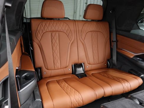 Used 2025 BMW X7 M60i AWD/4WD image 16