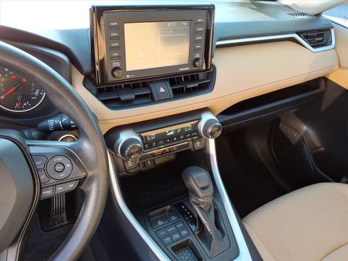 Used 2021 Toyota RAV4 XLE AWD/4WD image 35